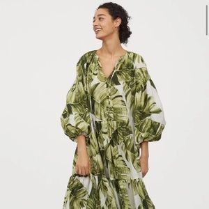 White/Palm Leaves Balloon-Sleeved Dress